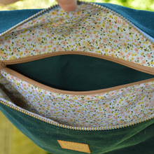 Charger l'image dans la galerie, EN STOCK Sac banane XXL - gabardine de coton vert forêt / zip bleu ciel et doré