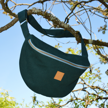 Charger l'image dans la galerie, EN STOCK Sac banane XXL - gabardine de coton vert forêt / zip bleu ciel et doré