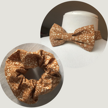 Charger l'image dans la galerie, Lot 1 chouchou + 1 noeud papillon • coton ocre à fleurs #2
