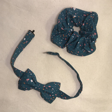 Charger l'image dans la galerie, Lot 1 chouchou + 1 noeud papillon • coton bleu à pois #4