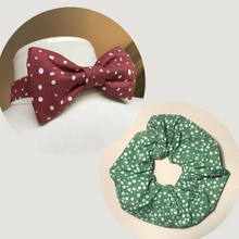 Charger l'image dans la galerie, Lot 1 chouchou + 1 noeud papillon • coton vert à pois #6 et coton terracotta à pois #7