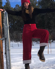 Charger l'image dans la galerie, Commande spéciale en modèle unique - pantalon évasé taille haute ultra galbant - velours côtelé rouge et doublure polaire