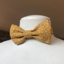 Charger l'image dans la galerie, Noeud papillon adulte en coton BIO #5 (jaune moutarde à pois)