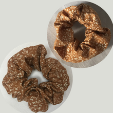 Charger l'image dans la galerie, Lot de 2 chouchous adultes - coton ocre à fleurs #2