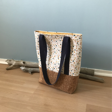 Charger l'image dans la galerie, Tote bag liège et bleu marine à pois