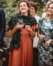 Charger l'image dans la galerie, Commande spéciale en modèle unique - robe de soirée en viscose éco-responsable - coloris terracotta