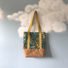 Charger l'image dans la galerie, Tote bag liège et jaune moutarde à motifs savane