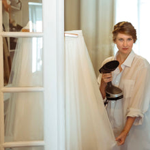 Charger l'image dans la galerie, Commande spéciale réalisée en modèle unique - jupe de mariée en satin et tulle couleur ivoire