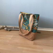 Charger l'image dans la galerie, Tote bag liège et camel à motifs savane