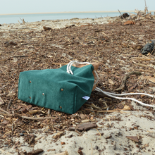 Charger l'image dans la galerie, Commande spéciale réalisée en modèle unique - Sac seau en liège et velours vert bouteille