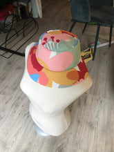 Charger l'image dans la galerie, Commande spéciale réalisée en modèle unique - Bob adulte à fleurs XXL - tour de tête 58cm