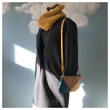 Charger l'image dans la galerie, Pochette Melito jaune moutarde et liège