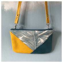 Charger l'image dans la galerie, Pochette Melito jaune moutarde à palmes bleu canard #1