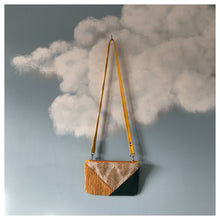 Charger l'image dans la galerie, Pochette Melito en velours à palmes d'or