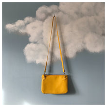 Charger l'image dans la galerie, Pochette Melito en velours à palmes d'or