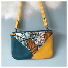 Charger l'image dans la galerie, Pochette Melito à motif exotique jaune moutarde et bleu canard