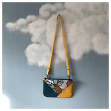 Charger l'image dans la galerie, Pochette Melito à motif exotique jaune moutarde et bleu canard