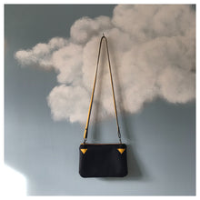 Charger l'image dans la galerie, Pochette Melito à motif exotique jaune moutarde et bleu marine