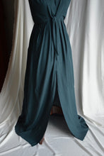 Charger l'image dans la galerie, Commande spéciale en modèle unique - robe de soirée drapée en viscose éco-responsable - coloris bleu cendré