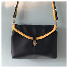 Charger l'image dans la galerie, Pochette cartable RÉTRO bleu marine et jaune à 2 compartiments