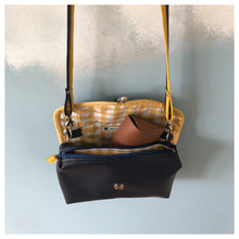 Charger l'image dans la galerie, Pochette cartable RÉTRO bleu marine et jaune à 2 compartiments