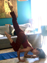 Charger l'image dans la galerie, Commande spéciale en modèle unique - pantalon de pyjama en viscose marron et finitions dorées