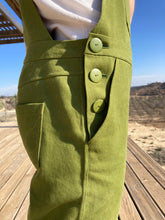 Charger l'image dans la galerie, Commande spéciale réalisée en modèle unique - salopette femme en gabardine de coton verte