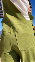 Charger l'image dans la galerie, Commande spéciale réalisée en modèle unique - salopette femme en gabardine de coton verte