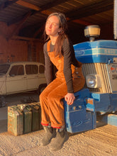 Charger l'image dans la galerie, Commande spéciale réalisée en modèle unique - salopette femme en velours cognac doublée en laine