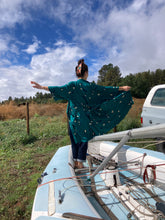 Charger l'image dans la galerie, Réalisé sur commande - Kimono fluide - coloris "Bloom émeraude"