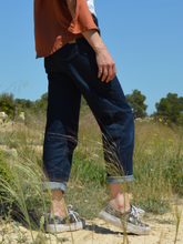 Charger l'image dans la galerie, ÉPUISÉ - Jean "mom" taille haute à finitions dorées