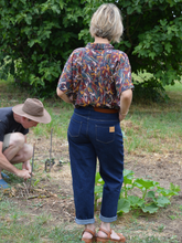 Charger l'image dans la galerie, ÉPUISÉ - Jean "mom" taille haute à finitions dorées