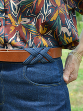 Charger l'image dans la galerie, ÉPUISÉ - Jean "mom" taille haute à finitions dorées