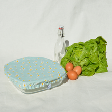 Charger l'image dans la galerie, Couvre-plat lavable en coton bio - TAILLE L - motif pâquerettes