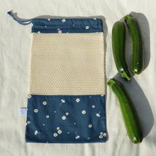 Charger l'image dans la galerie, Sac à vrac 100% coton bio - TAILLE L - motif marguerites bleu marine #2