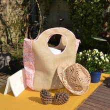 Charger l'image dans la galerie, EN STOCK Sac de plage / cabas XXL en toile de jute et coton bio - motif fleurs roses