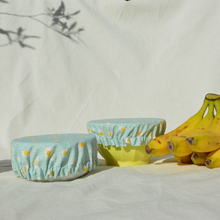 Charger l'image dans la galerie, Lot de 2 couvre-plats lavables en coton bio - TAILLE S - motif pâquerettes