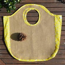 Charger l'image dans la galerie, EN STOCK Sac de plage / cabas XXL en toile de jute et coton bio - motif marguerites jaunes