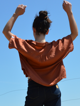 Charger l'image dans la galerie, MODELE UNIQUE TAILLE XS Chemisette/blouse 100% fait main - viscose éco-responsable certifiée Ecovero™ - coloris terracotta uni
