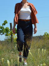 Charger l'image dans la galerie, MODELE UNIQUE TAILLE XS Chemisette/blouse 100% fait main - viscose éco-responsable certifiée Ecovero™ - coloris terracotta uni