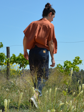 Charger l'image dans la galerie, MODELE UNIQUE TAILLE XS Chemisette/blouse 100% fait main - viscose éco-responsable certifiée Ecovero™ - coloris terracotta uni