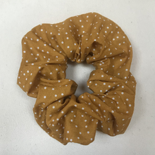 Charger l'image dans la galerie, EN STOCK Chouchou adulte en coton BIO #5 (jaune moutarde à pois blancs)