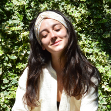 Charger l'image dans la galerie, EN STOCK Headband ajustable en COTON BIO - petites fleurs roses et jaunes sur fond blanc