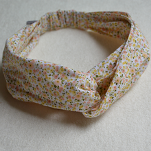 Charger l'image dans la galerie, EN STOCK Headband ajustable en COTON BIO - petites fleurs roses et jaunes sur fond blanc