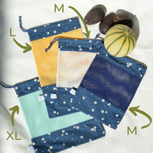 Charger l'image dans la galerie, EN STOCK Lot de 4 sacs à vrac / pochons de rangement 100% coton bio - TAILLES M/L/XL - motif marguerites #1