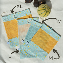 Charger l'image dans la galerie, EN STOCK Lot de 4 sacs à vrac / pochons de rangement 100% coton bio - TAILLES M/L/XL - motif pâquerettes