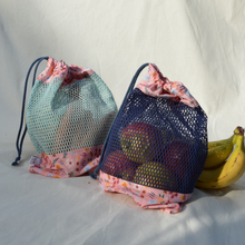 Charger l'image dans la galerie, EN STOCK Lot de 2 sacs à vrac / pochons de rangement 100% coton bio - TAILLES M - motif fleurs roses