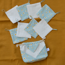 Charger l'image dans la galerie, EN STOCK 8 lingettes démaquillantes lavables + pochon de rangement en coton bio et éponge en bambou bio - motif pâquerettes #1
