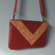 Charger l'image dans la galerie, 1 EXEMPLAIRE EN STOCK Pochette Victoire rouge bordeaux et liège