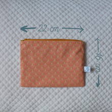 Charger l'image dans la galerie, EN STOCK Pochette de rangement simple 16x22cm en coton bio corail et doré
